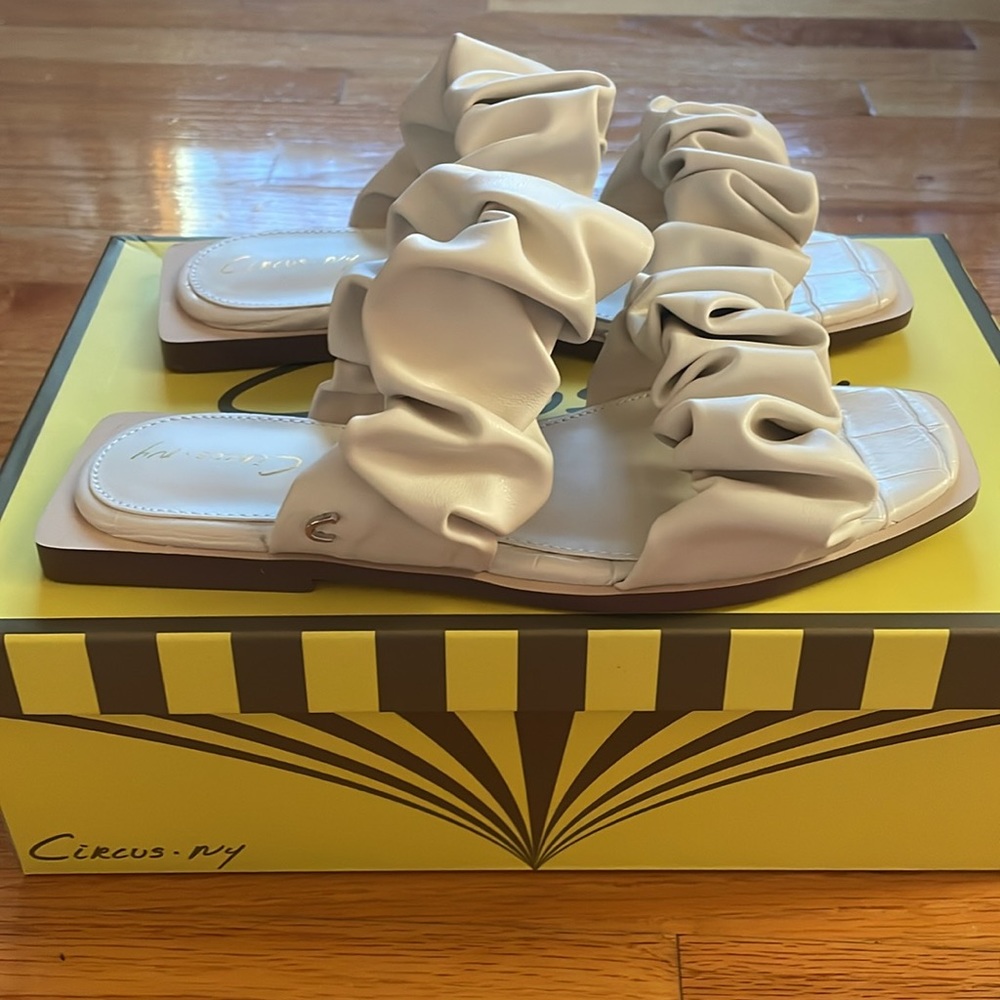 Sandals - Picture 2 of 11